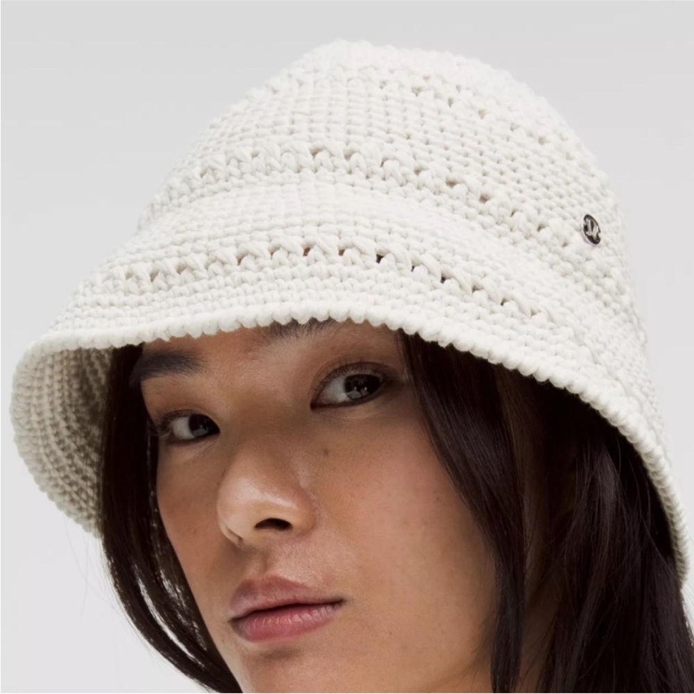 Lululemon White Crochet Bucket Hat, NWT